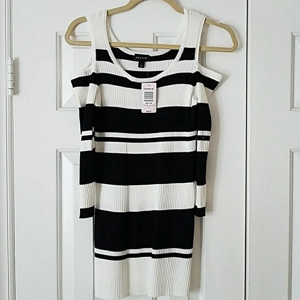 Sexy shoulders sweater